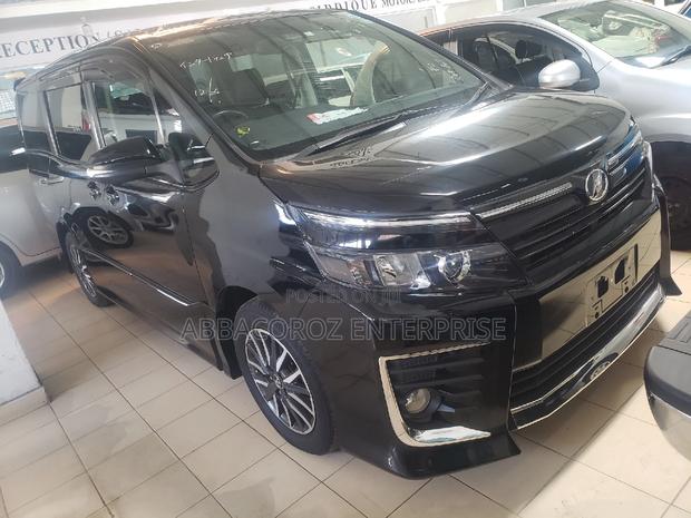 Toyota Voxy 2016 Black