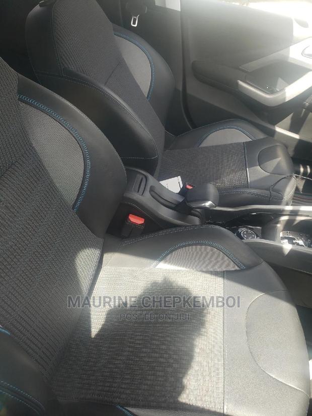 Peugeot 2008 1.2 PureTech (82 Hp) 2016 Red