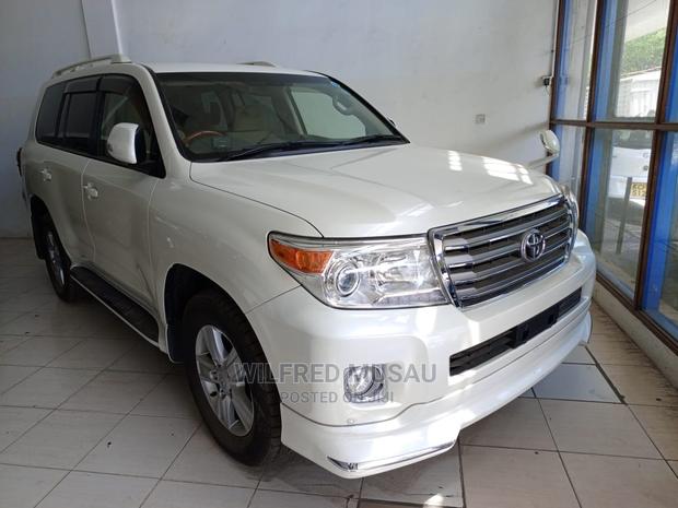 2015 White Toyota Land Cruiser - Great Value, Well-Maintained