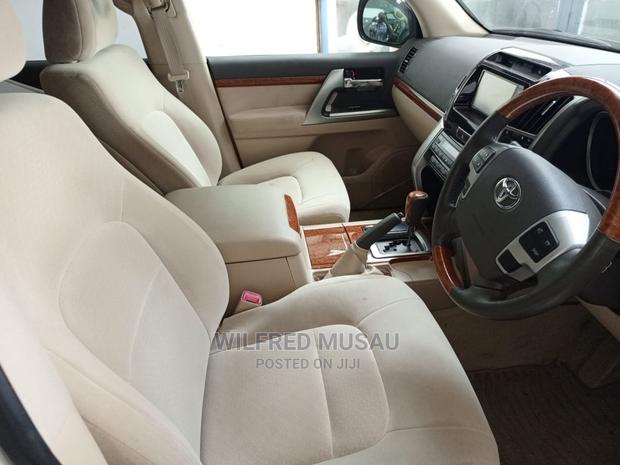 2015 White Toyota Land Cruiser - Great Value, Well-Maintained