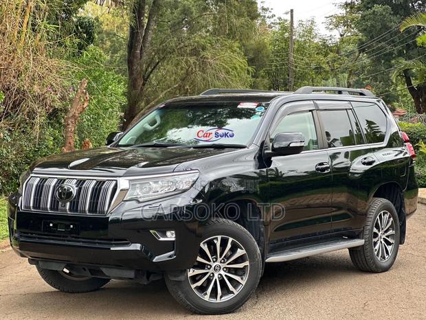 Black 2018 Toyota Land Cruiser Prado - Stylish Off-Road Vehicle