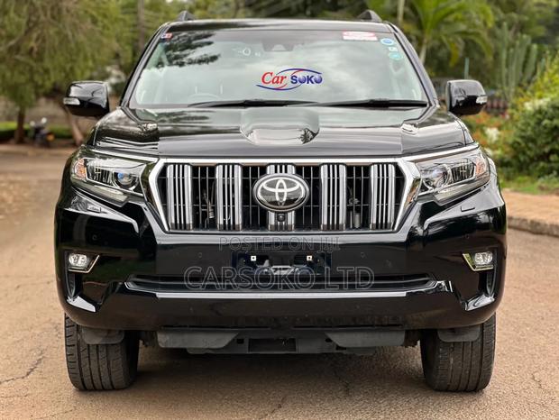 Black 2018 Toyota Land Cruiser Prado - Stylish Off-Road Vehicle