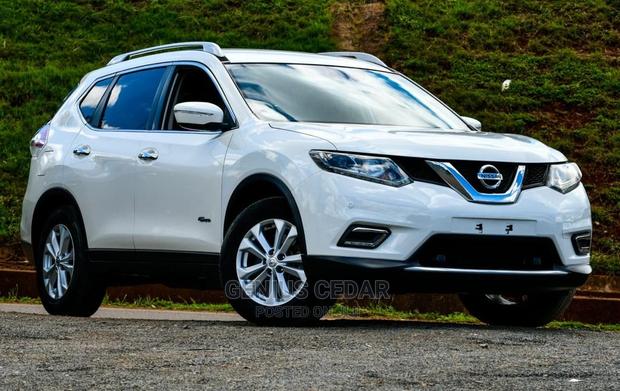 Used 2016 Nissan X-Trail in White: Great Condition