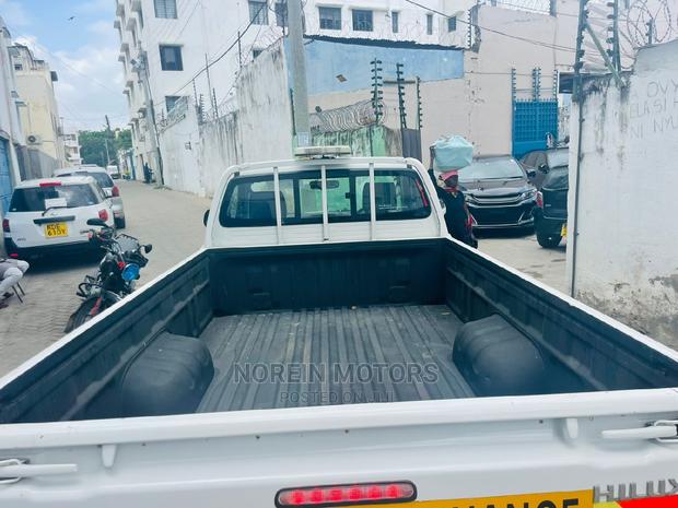 2016 Toyota Hilux in Pearl: Perfect Work and Leisure Truck