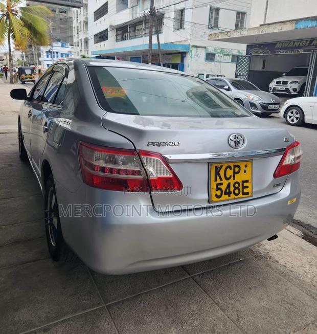 2011 Toyota Premio Silver: Perfect Blend of Style and Performance