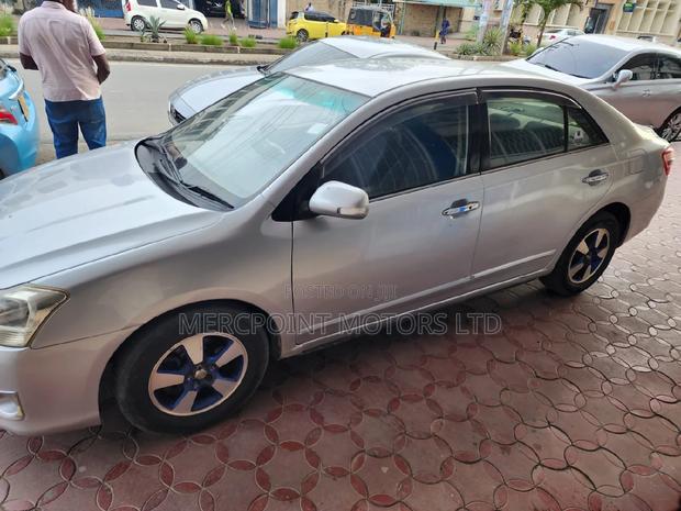 2011 Toyota Premio Silver: Perfect Blend of Style and Performance