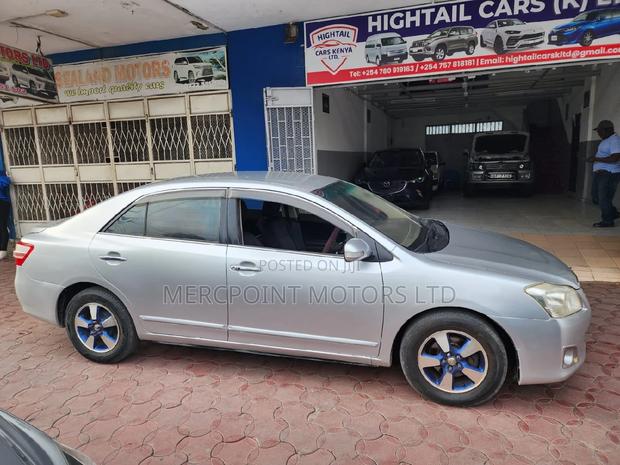 2011 Toyota Premio Silver: Perfect Blend of Style and Performance