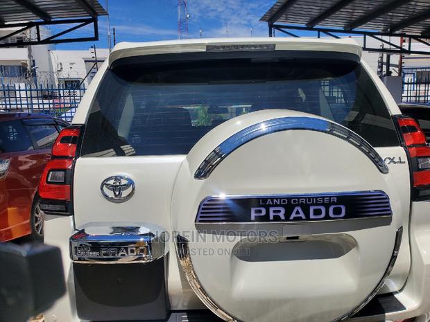 New 2018 Toyota Land Cruiser Prado Pearl: Spacious and Stylish