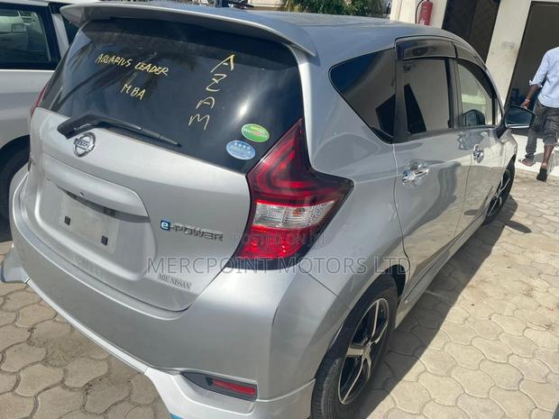 Stylish 2016 Nissan Note in Silver - Compact Car for Everyday Use
