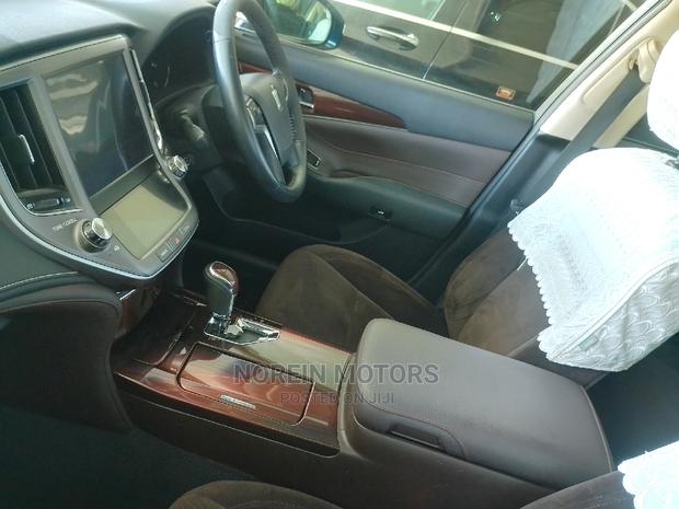2015 Toyota Crown Blue - Affordable Luxury Sedan Available