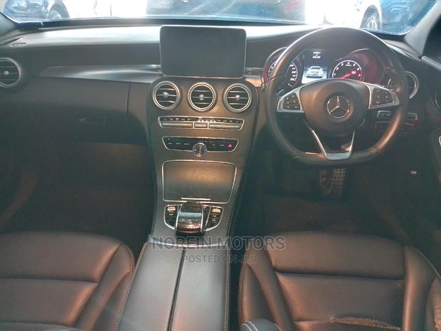2015 Mercedes-Benz C200 Blue: Luxury Performance in a Compact Package