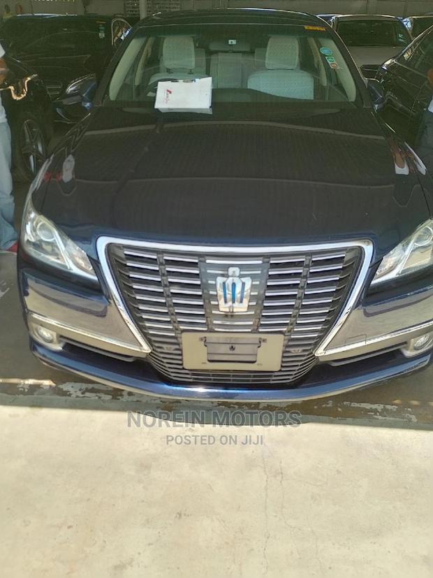 2015 Toyota Crown Blue - Affordable Luxury Sedan Available