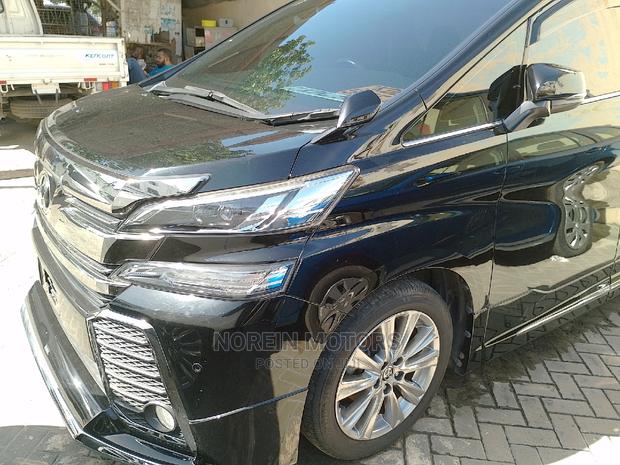 Pre-owned 2016 Toyota Vellfire Black: Luxury Minivan