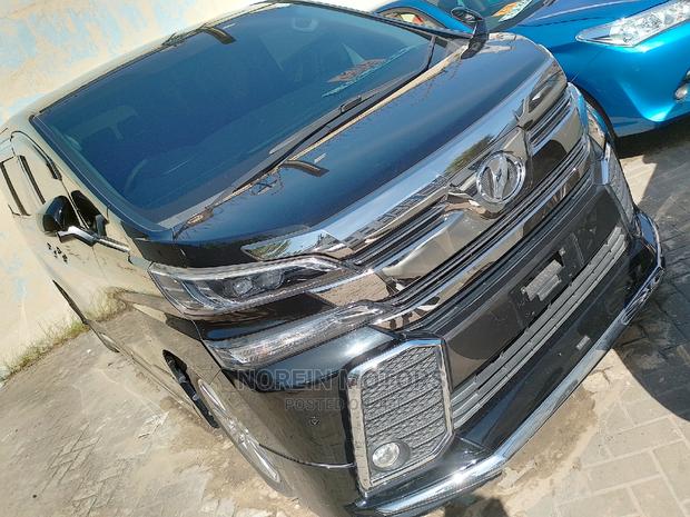 Pre-owned 2016 Toyota Vellfire Black: Luxury Minivan