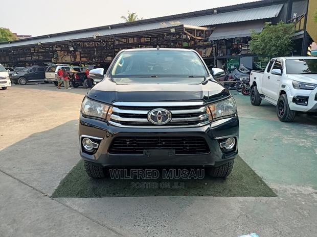 2016 Toyota Hilux Black Edition: Unmatched Off-Road Capability