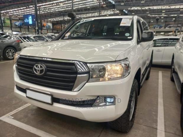 White 2016 Toyota Land Cruiser - Excellent Condition
