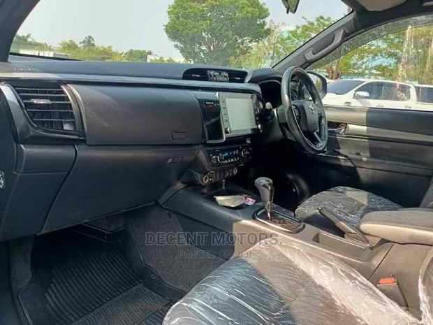 2016 Toyota Hilux in Black: Durable, Stylish, and Reliable Truck