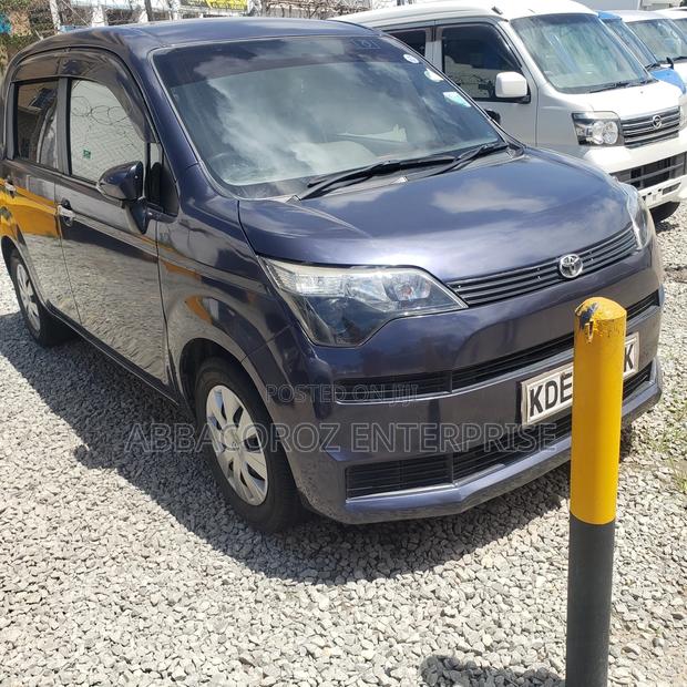 Toyota Spade 1.5 2014 Purple
