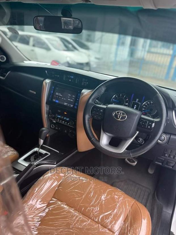 2016 Toyota Fortuner 2.8 D RWD - Sleek White SUV for Sale