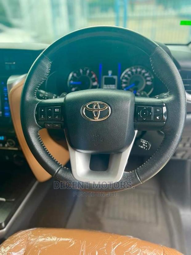 2016 Toyota Fortuner 2.8 D RWD - Sleek White SUV for Sale