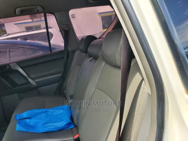 Land Cruiser Prado 2012 - Toyota Pearl Edition