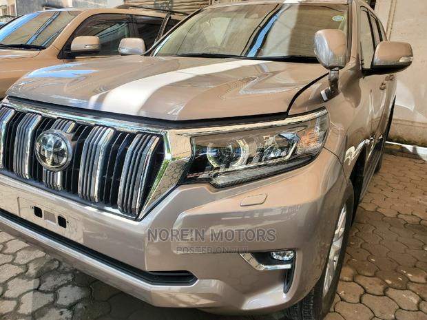 Toyota Land Cruiser Prado 2018 - Gold Edition