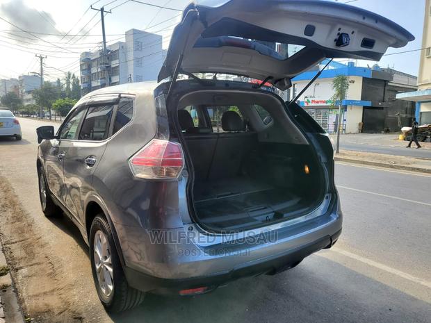 Used 2015 Nissan X-Trail - Gray - Available