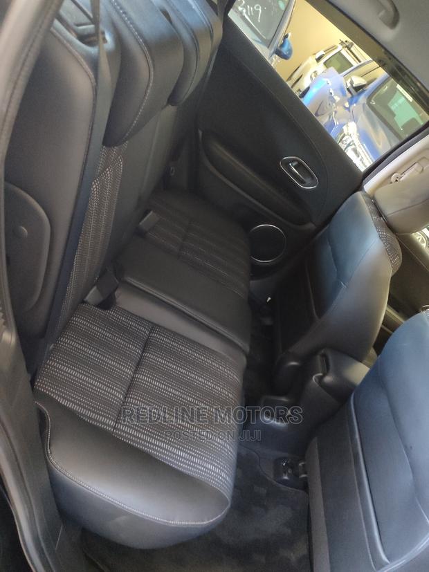 'Black 2016 Honda Vezel - Spacious and Modern Compact SUV'
