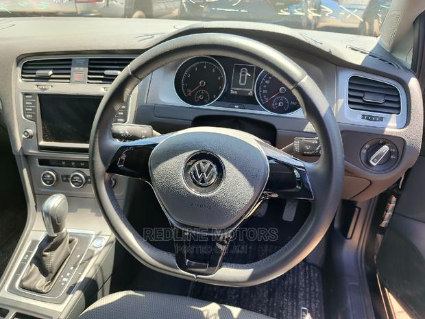 2016 Blue Volkswagen Golf: Modern & Fuel-efficient