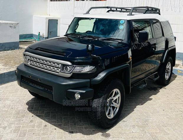 Black 2016 Toyota FJ Cruiser - Unleash Your Spirit