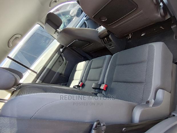 2016 White Touran Volkswagen - Modern and Versatile MPV