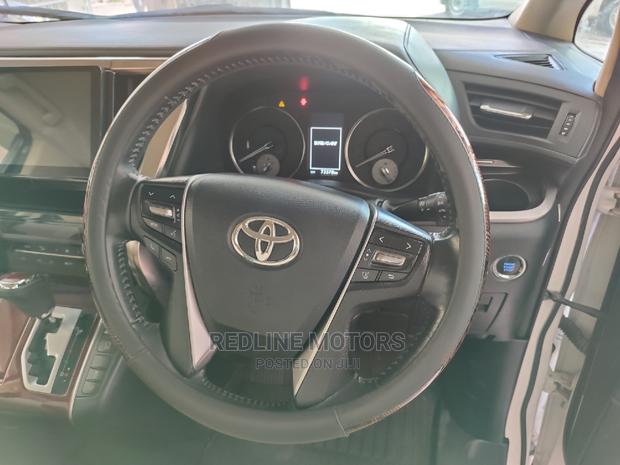 2016 Toyota Vellfire White - Stylish Luxury Minivan for Sale