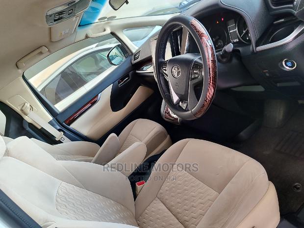 2016 Toyota Vellfire White - Stylish Luxury Minivan for Sale