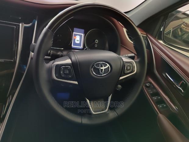 2016 Toyota Harrier - White Luxury SUV