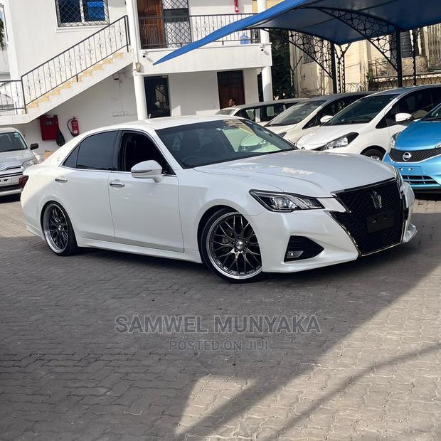 Used 2016 Toyota Crown in White: Affordable and Stylish