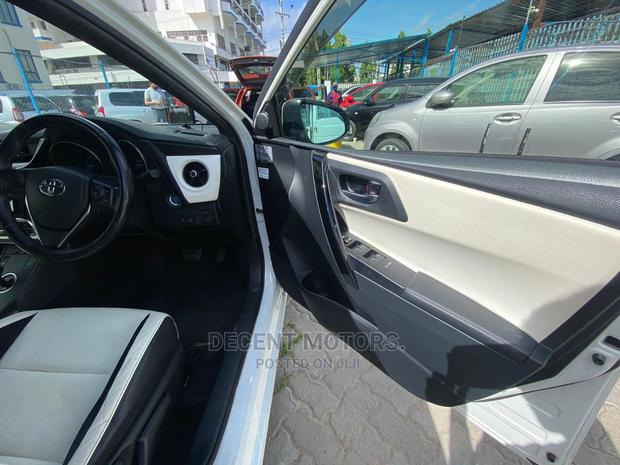 2016 Toyota Auris - White Edition - Luxury and Performance