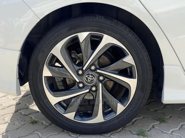 2016 Toyota Auris - White Edition - Luxury and Performance