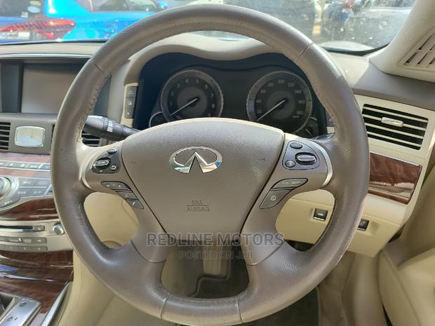 2016 Nissan Fuga Silver: Luxury and Comfort in a Sedan