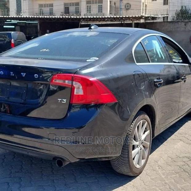 Black Volvo S60 T4 Base 2016 - Affordable Luxury