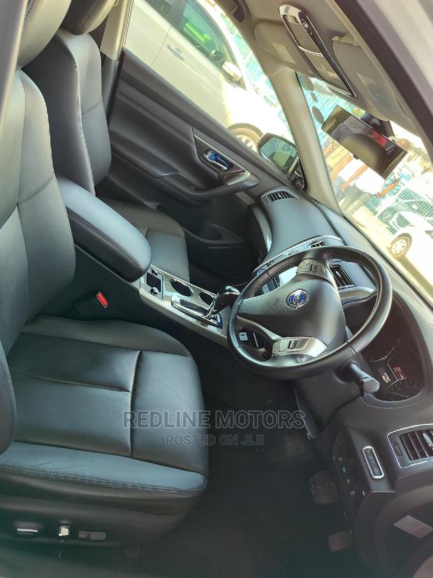 2016 Nissan Teana White: Stylish and Spacious Sedan Awaits