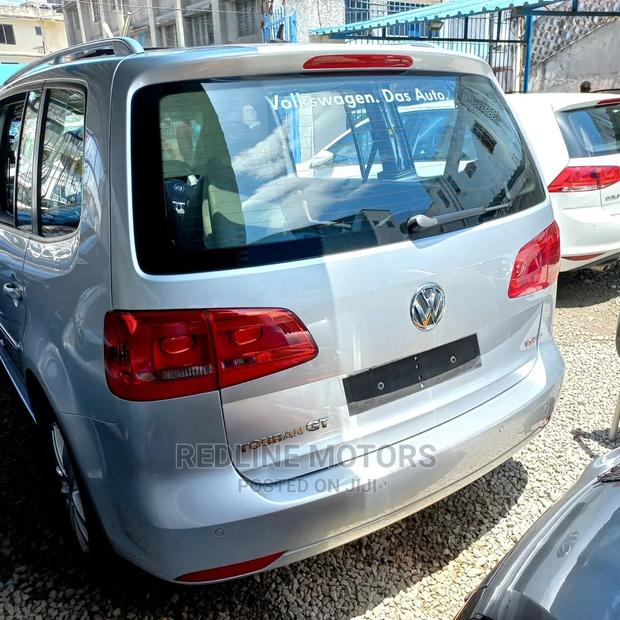 2016 Volkswagen Touran Silver - Versatile and Reliable SUV