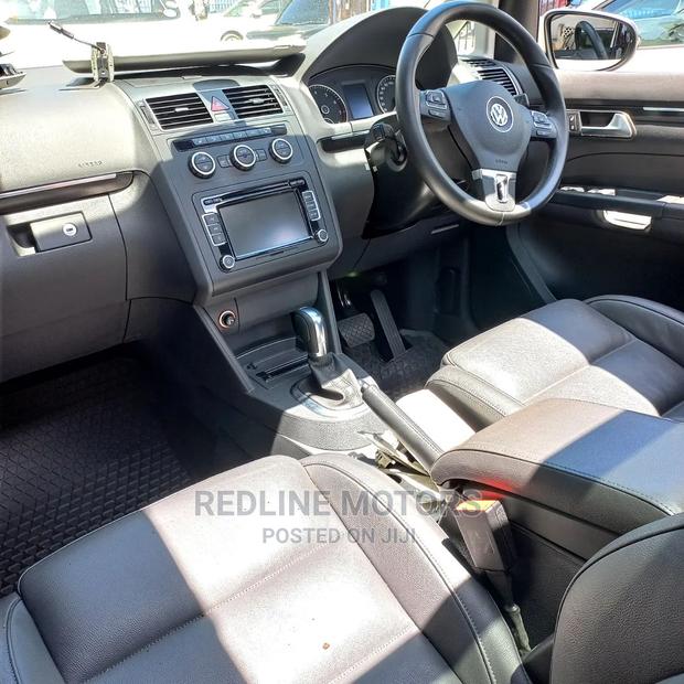 2016 Volkswagen Touran Silver - Versatile and Reliable SUV