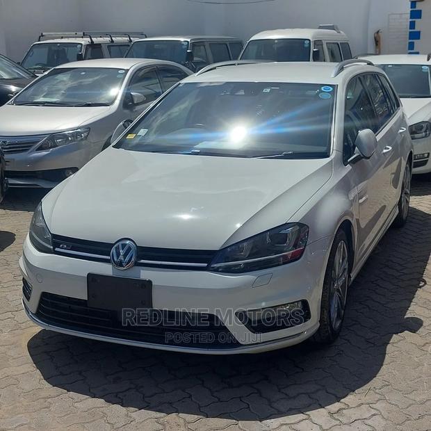 Pre-owned 2016 Volkswagen Golf Variant - White