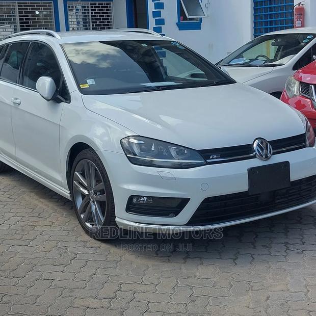Pre-owned 2016 Volkswagen Golf Variant - White