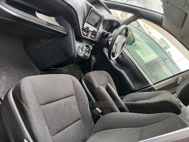Black Toyota Noah 1.8 7 Seater Hybrid 2016