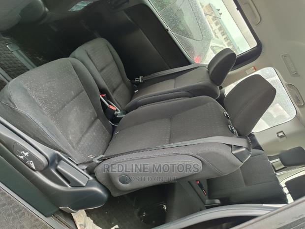 Black Toyota Noah 1.8 7 Seater Hybrid 2016