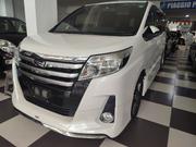2016 Toyota Noah Pearl: Stylish and Practical Minivan for sale