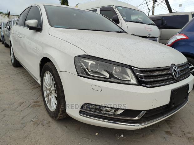Volkswagen 2016 Passat - White, Efficient and Comfortable