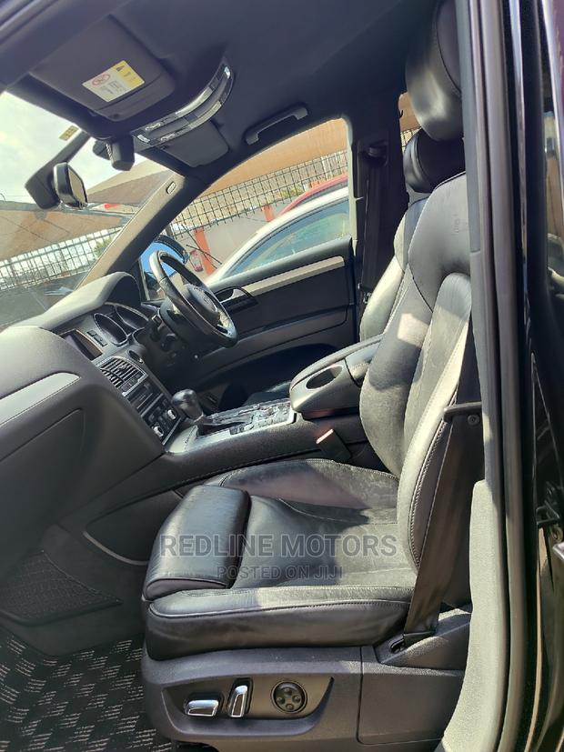 Matt Black Audi Q7 2016 - High-End SUV for Adventure Seekers