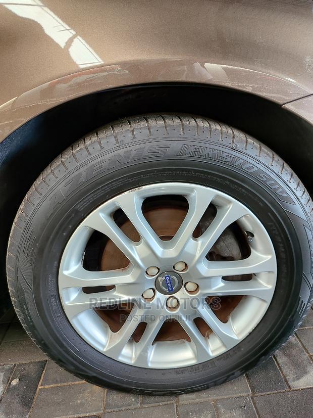 Brown Volvo XC60 T6 Drive-E AWD 2016
